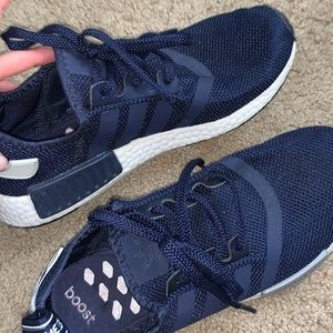 Navy adidas sneaker tennis shoes size 8